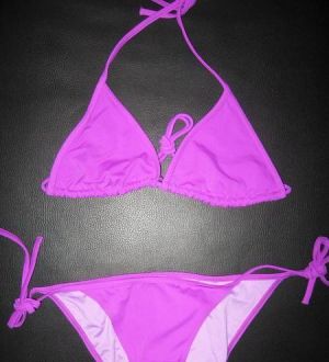 Trojuholníkové plavky Victorias Secret, veľkosť S